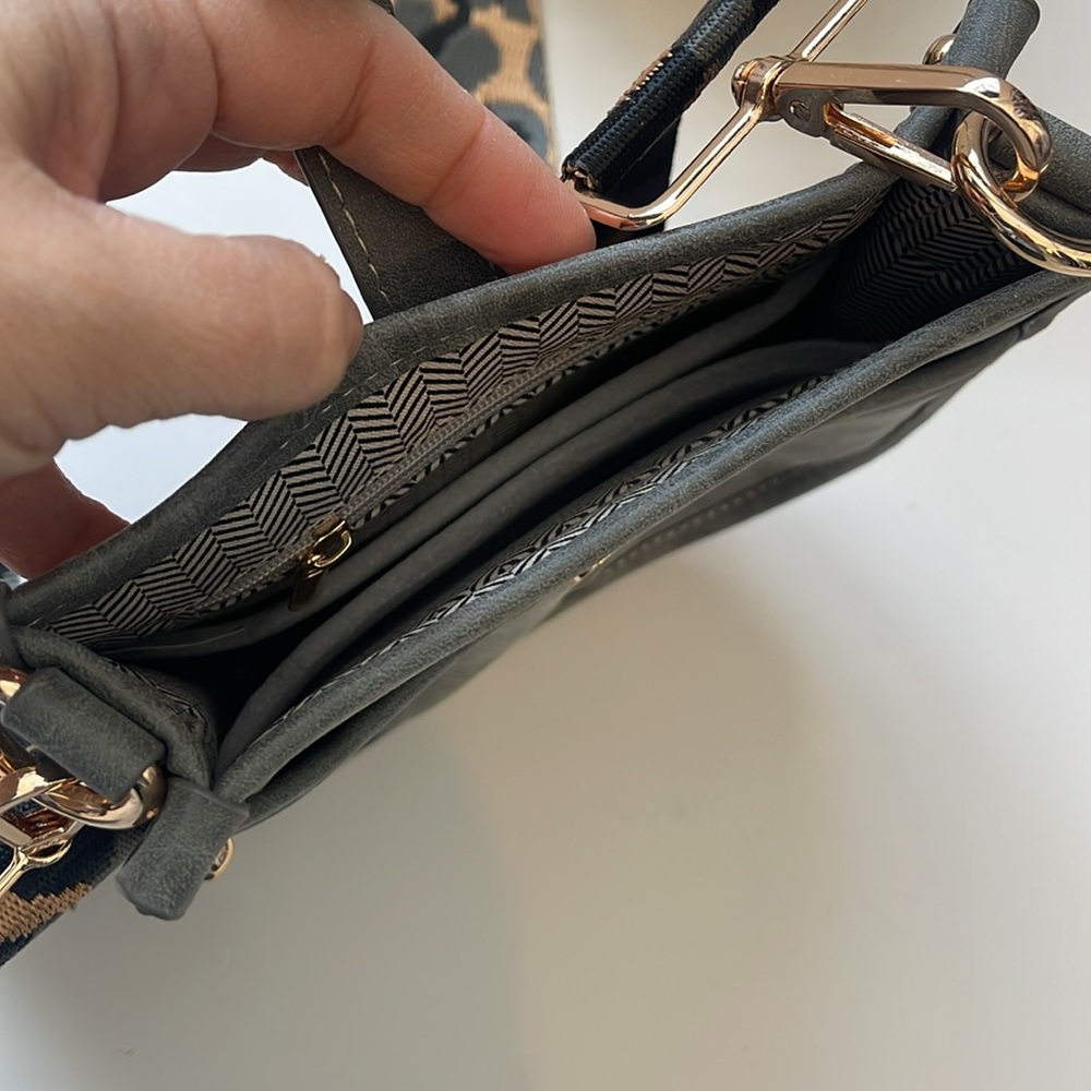 Threaded Pear Grey Crossbody - Picture 4 of 5